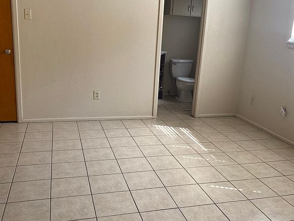 4th image of 1434 Englewood Ln