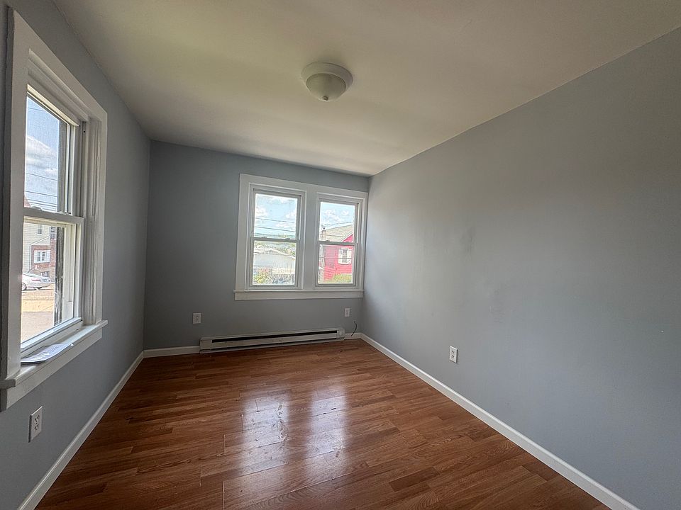 2nd image of 51 Lee Park Ave #2