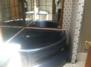 392 Edgegrove Cir, Saint Pauls, NC 28384