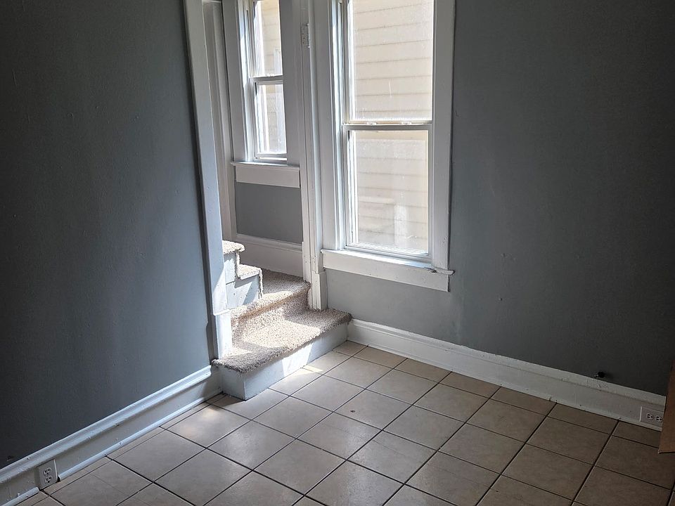 1st image of 1023 E Behrends Ave