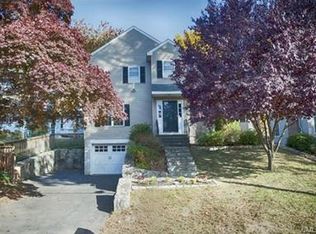 1 Overlook Rd, Norwalk, CT 06851