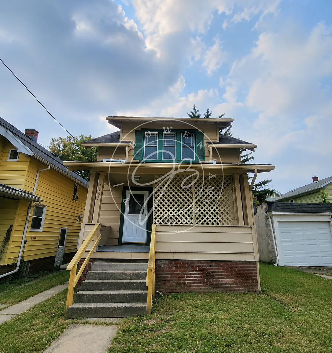 3 bed, 1.0 bath, 1128 sqft, $1,400 — Photo 1