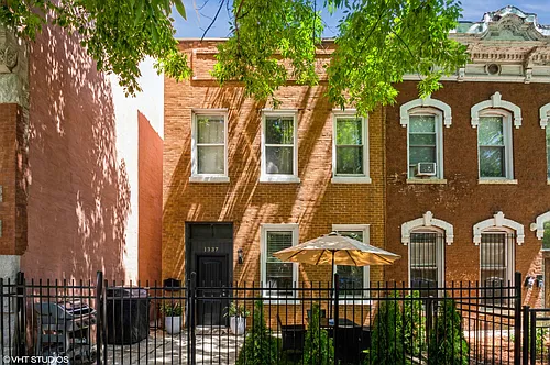 1337 N Wicker Park Ave #1 Photo 1
