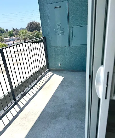 1946 Overland Ave #404 — Photo 11