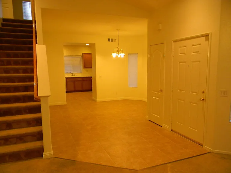 1479 Cottonwood St — Photo 3