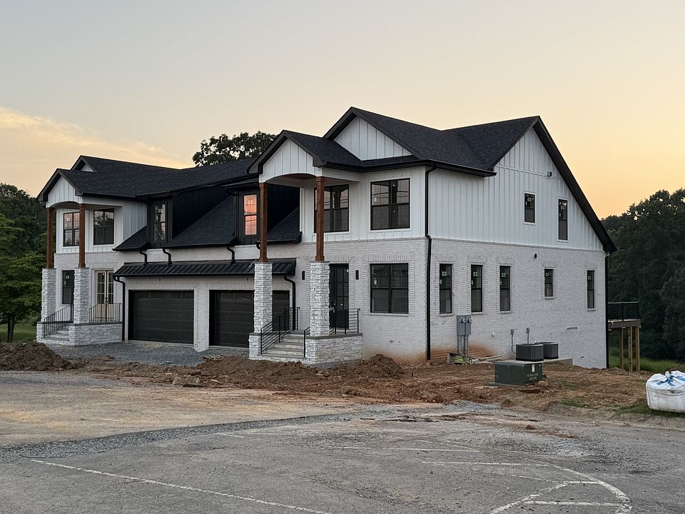 1st image of 111 Fairway Dr