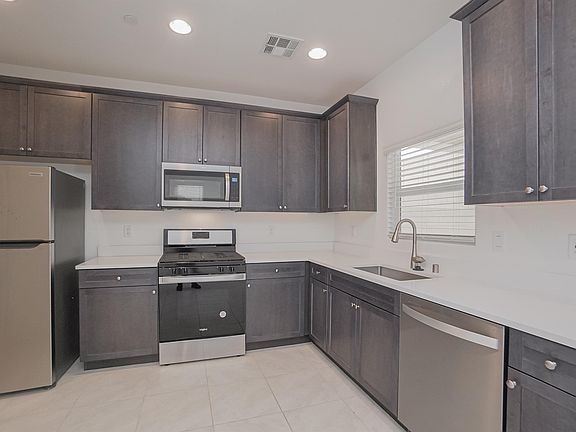 3rd image of 79 Ella Ashman Ave