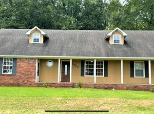 1942 Perry Rd, Grenada, MS 38901