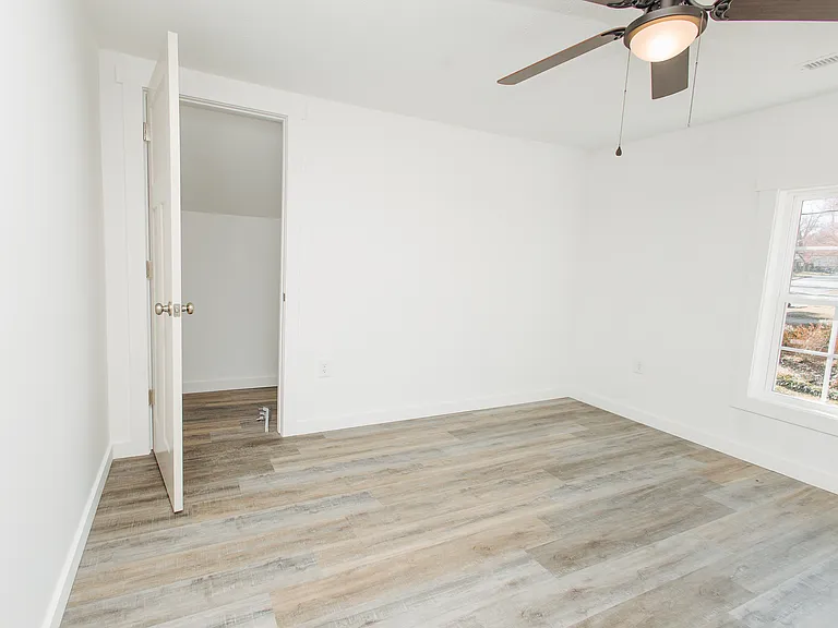 245 Carolina Ave — Photo 15