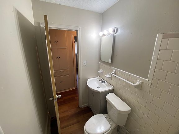 2nd image of 317 Southlawn Dr