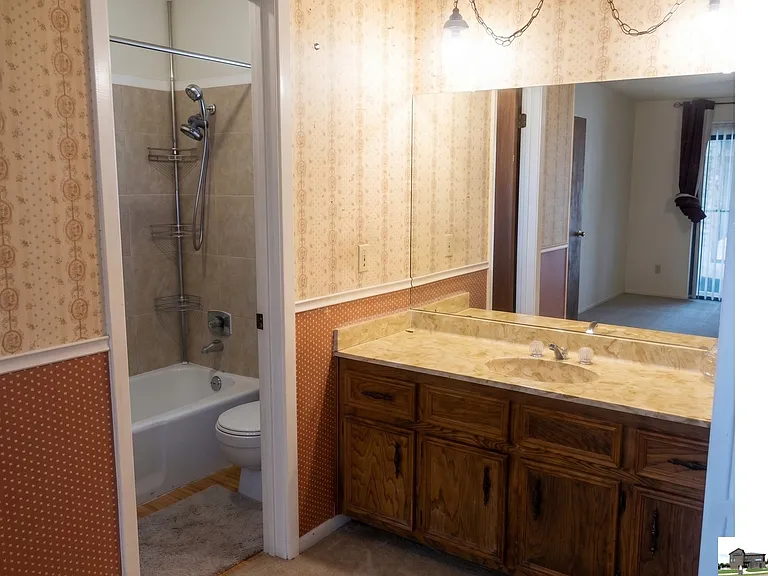 107 Suzanne Ln — Photo 10