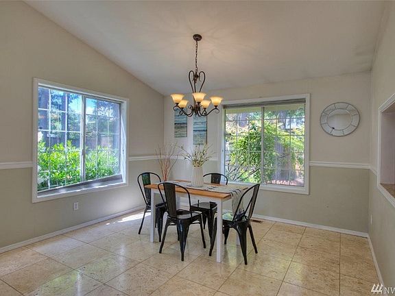 5th image of 11828 Creekside Dr SW