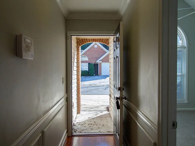 157 Hayesbury Ct — Photo 7