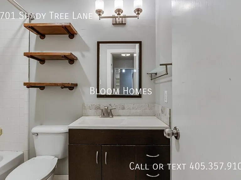 2701 Shady Tree Ln — Photo 17