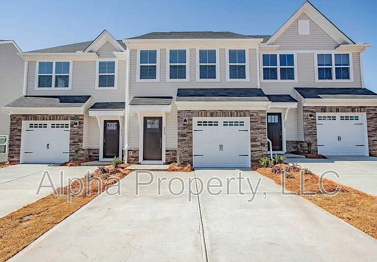 219 Clearwood Dr — Photo 1