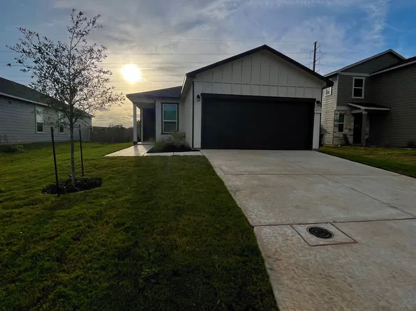 4125 Woodside Dr, Seguin, TX 78155