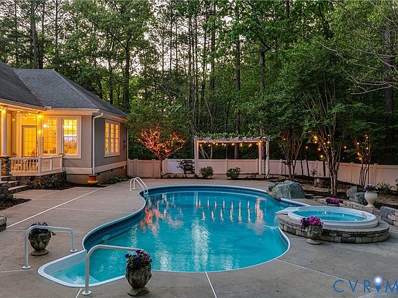 2nd image of 2022 Valley Springs Ct