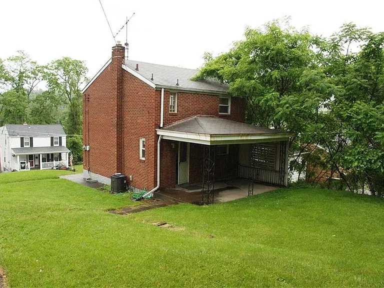 1700 Kiralfy Ave — Photo 6