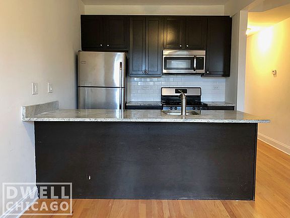 2nd image of 2035 W Arthur Ave #64463