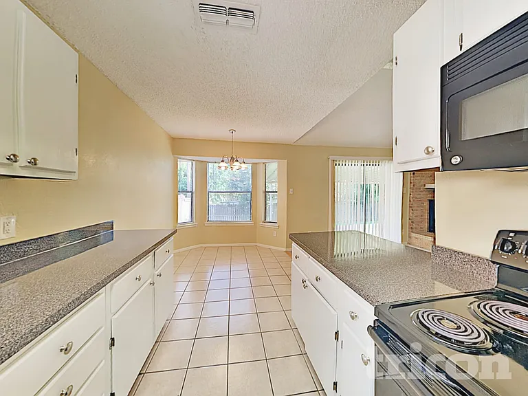 6321 Macarthur Dr — Photo 5