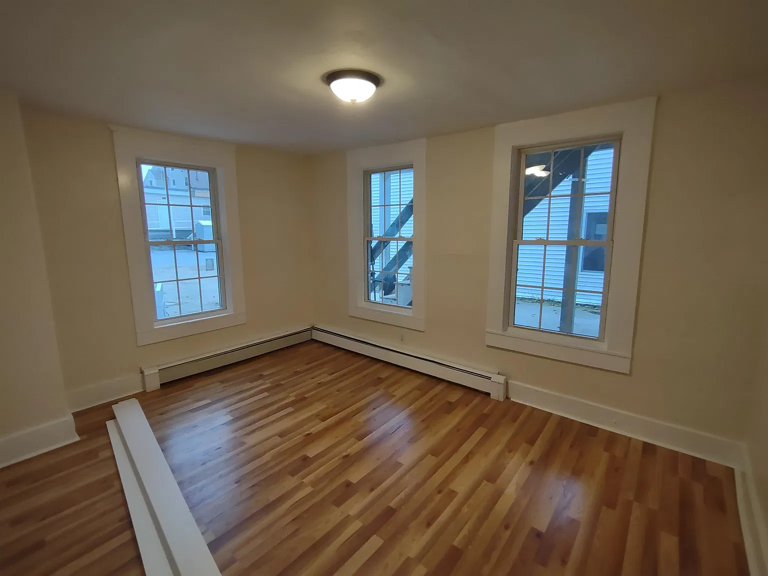 2 bed, 3581 sqft, $1,750 — Photo 4