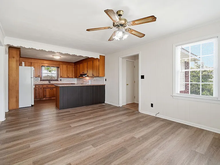 524 Benefit Rd — Photo 10