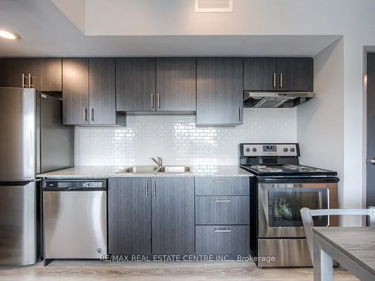275 Larch St #301B — Photo 6