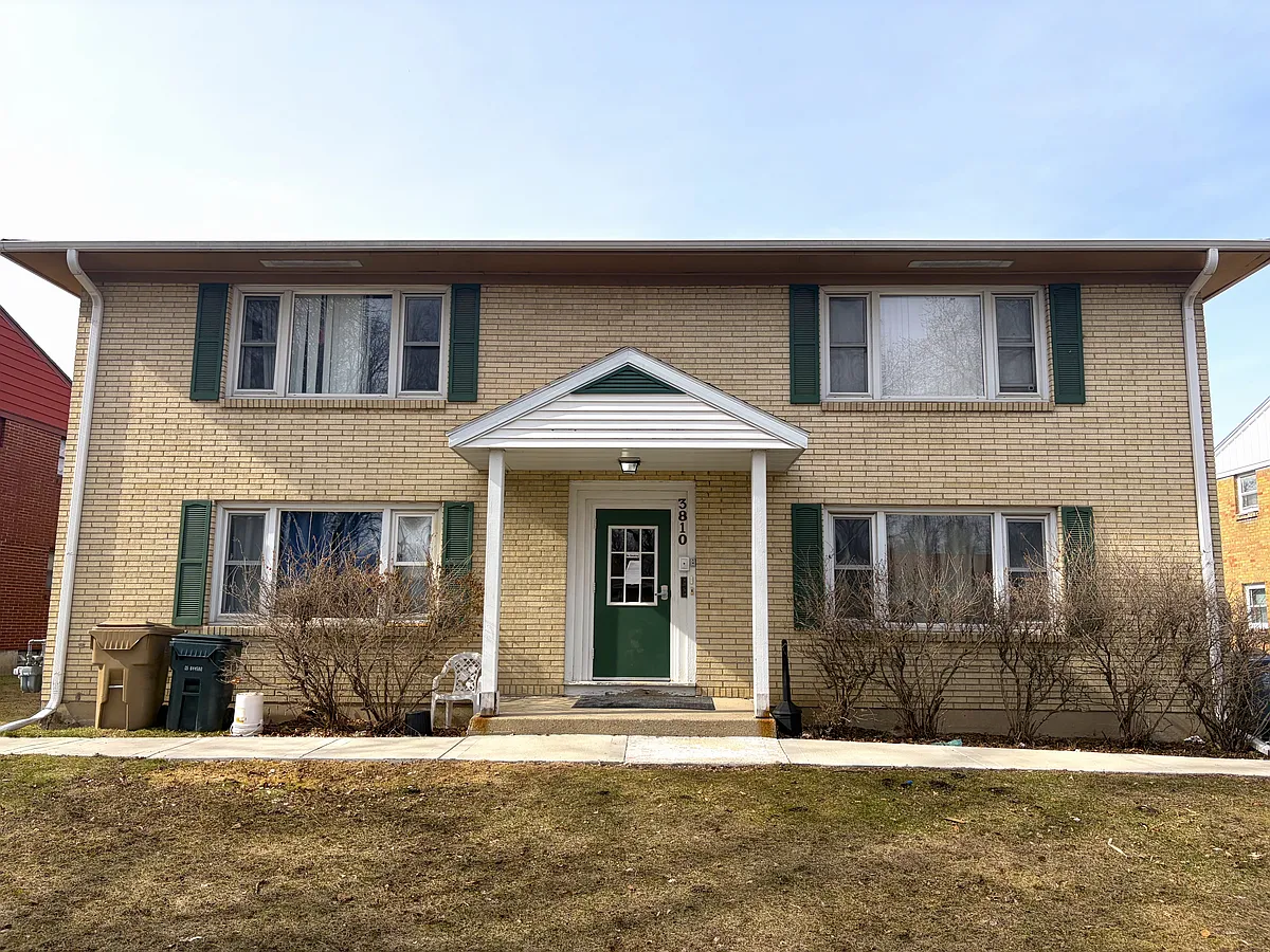 Building Photo - 3810 Hoover Dr #1