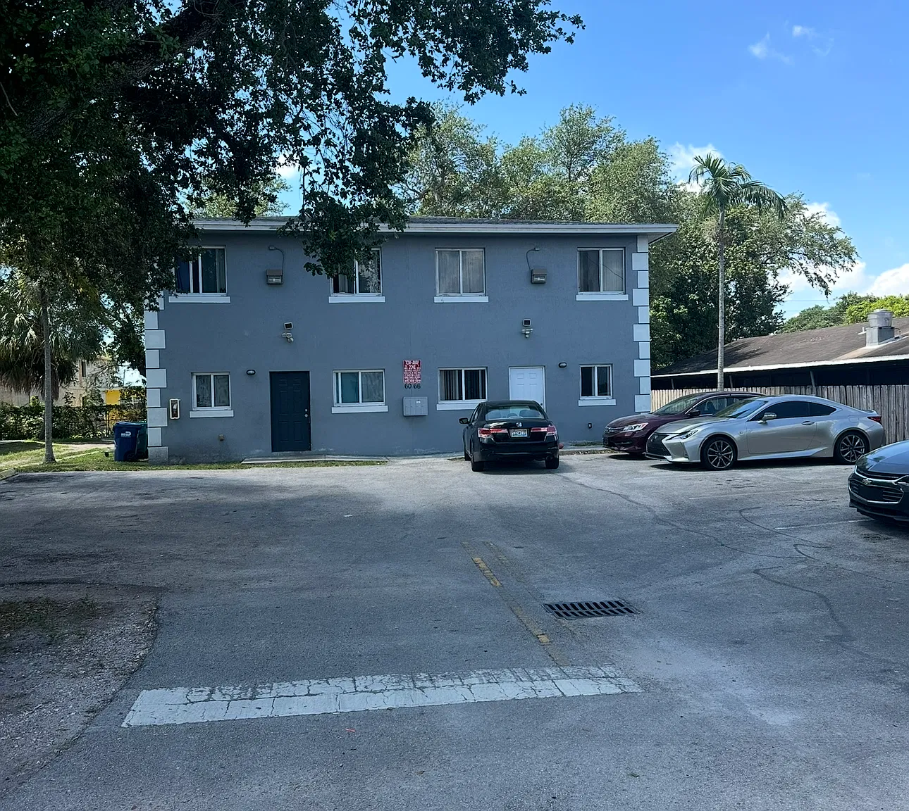 4 bed, 1200 sqft, $2,400 — Photo 1