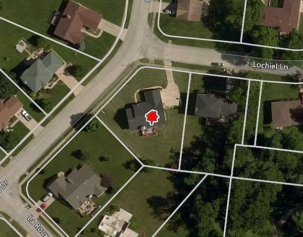 2nd image of 9952 Lochiel Ln