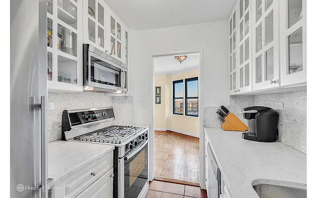 Sold by Douglas Elliman | media 4