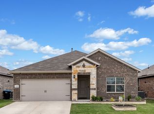 5208 Petal Meadows Dr, Fort Worth, TX 76179