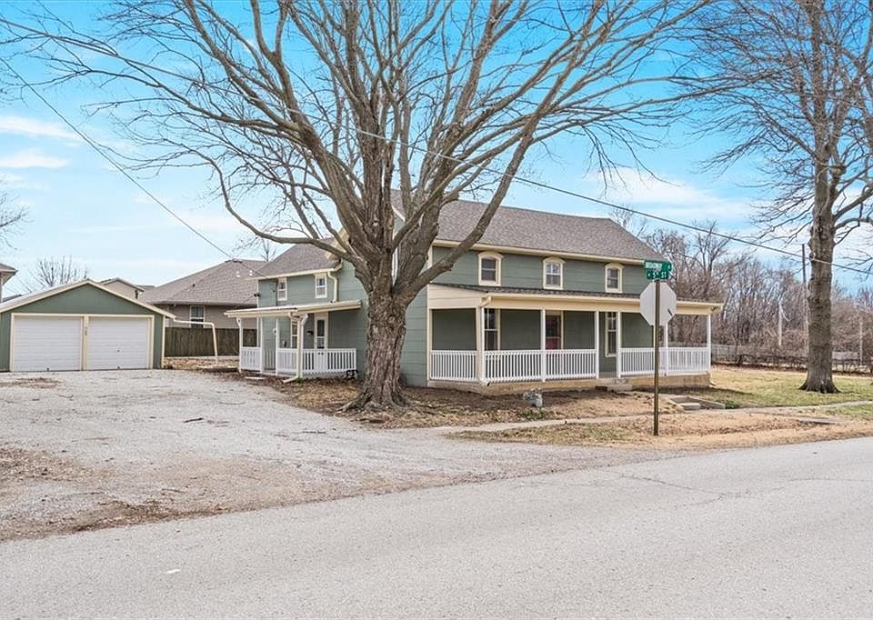 407 N Broadway St, Louisburg, KS 66053 Zillow