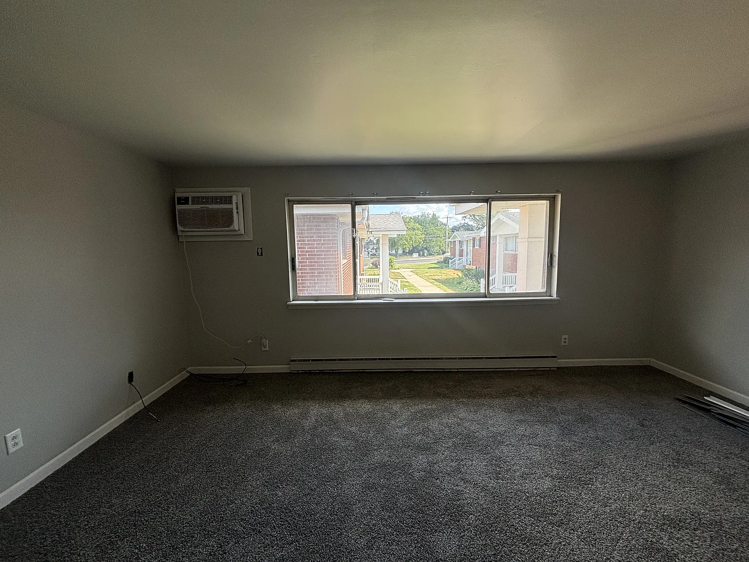 2 bed, 800 sqft, $1,400 — Photo 2
