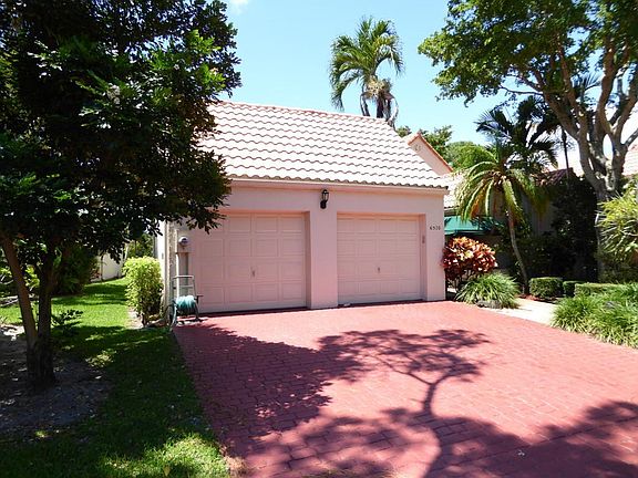 2 CAR GARAGE W/4 STACK DRIVEWAY