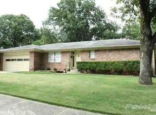 4900 Arlington Dr, North Little Rock, AR 72116