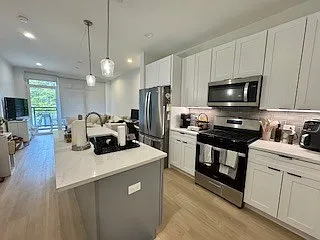 3355 N Southport Ave #2F — Photo 10