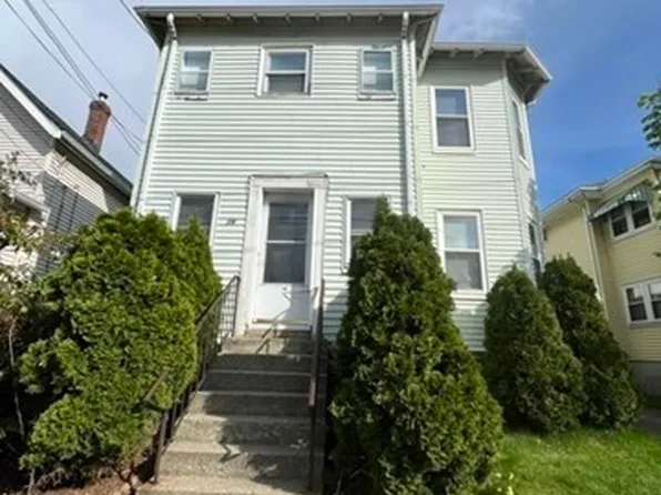 16 W Squantum St, Quincy, MA 02171
