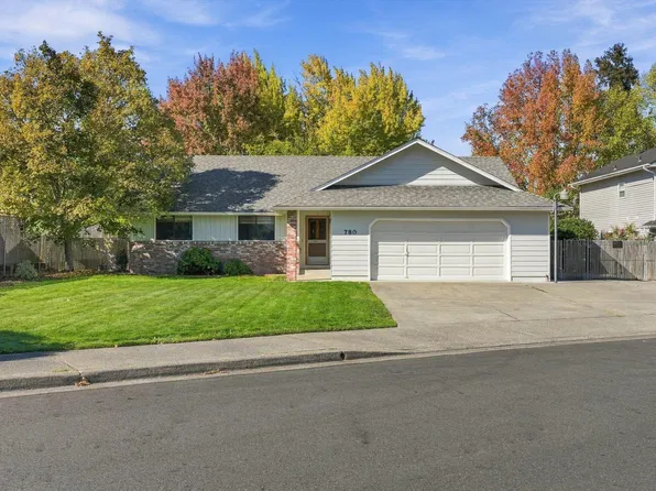 780 Mesman Dr, Grants Pass, OR 97527