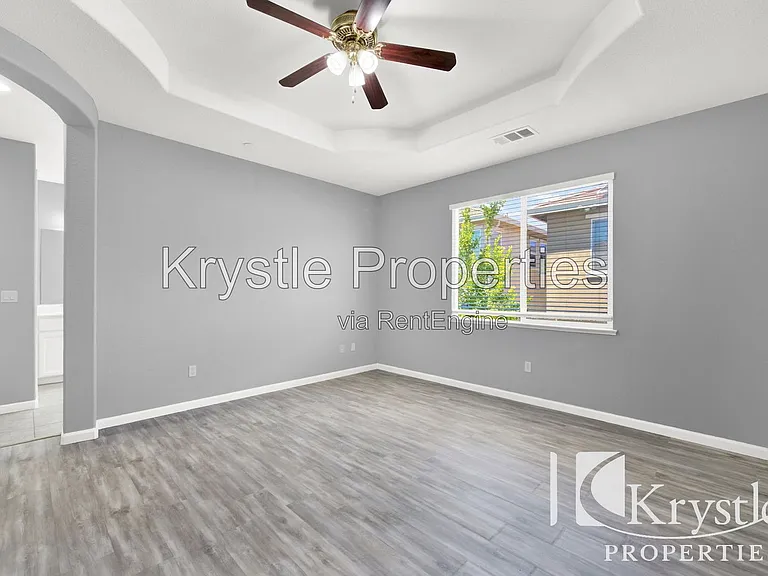 1649 Roma Dr — Photo 25