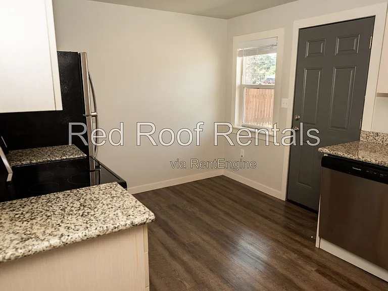 6726 S D St — Photo 11