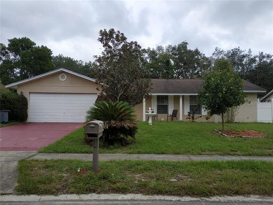 1st image of 1653 Canterbury Cir