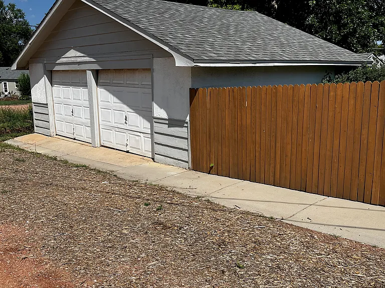 1412 N Foote Ave — Photo 27
