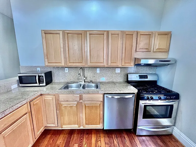 2835-1 W Cherokee St — Photo 8