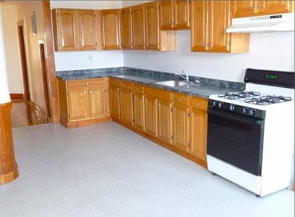 2nd image of 14 Devon St #2