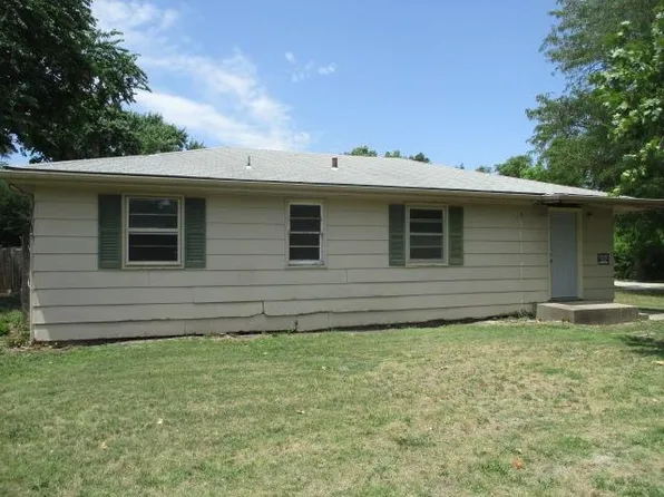 701 Tuttle St, Manhattan, KS 66502