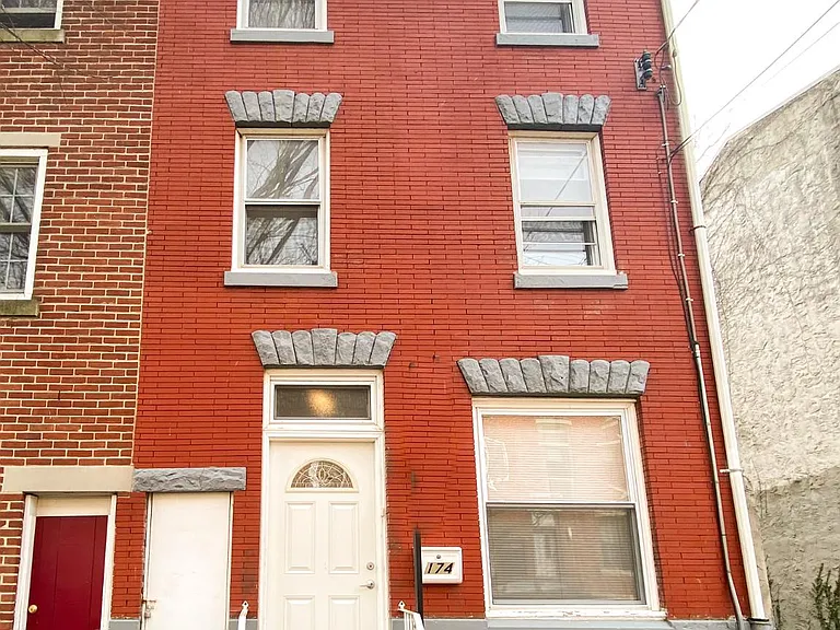 174 W Master St — Photo 1