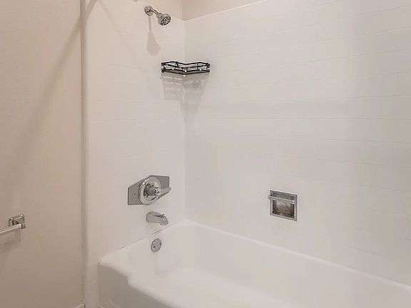 5th image of 328 E Tujunga Ave #1