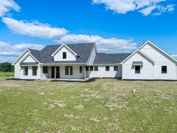 40355 Hemingway Ave, North Branch, MN 55056