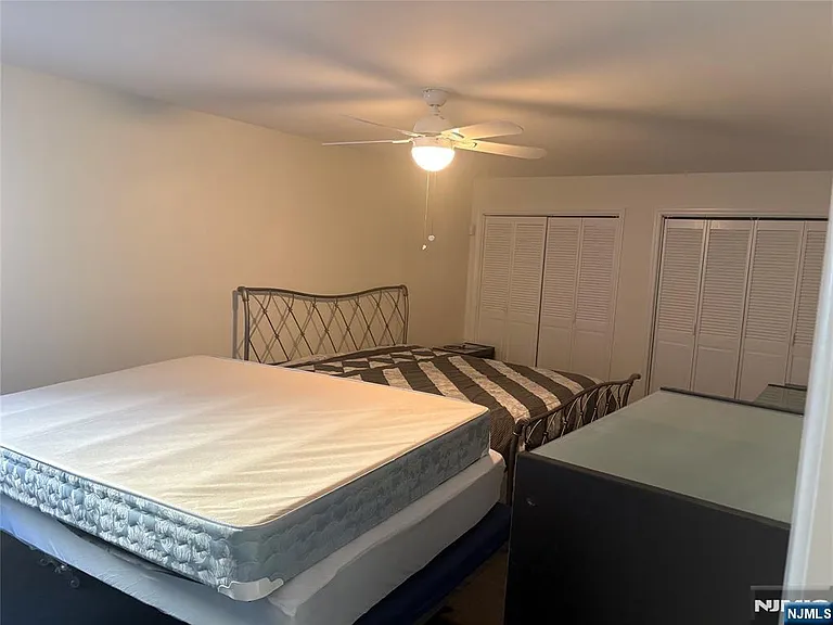 322 Grove St — Photo 10